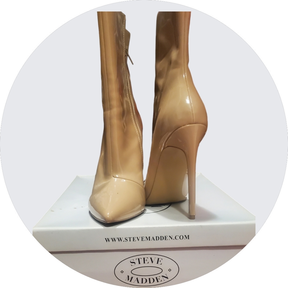 9.5 Steve Madden Booties